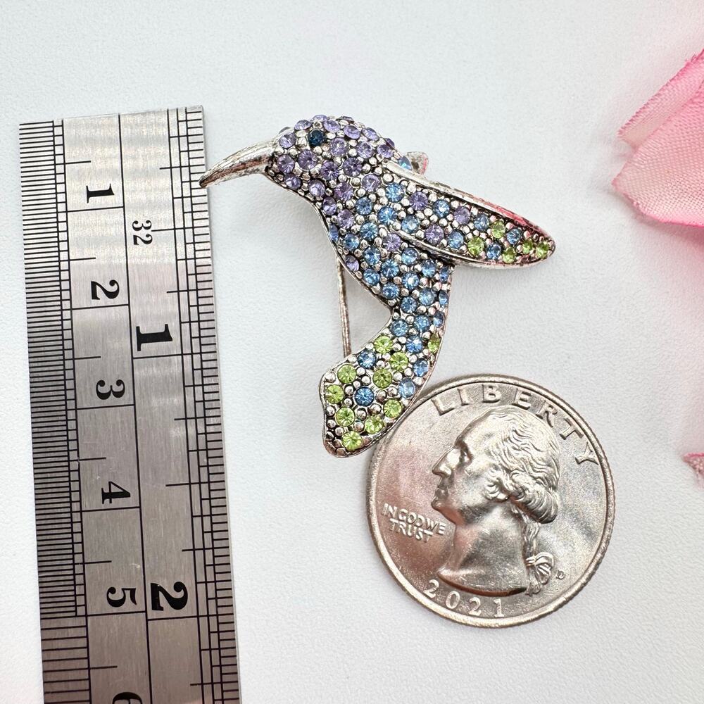 Vintage Monet Ombre Pave Rhinestone Hummingbird Brooch Signed Purple Blue Green - Picture 4 of 7